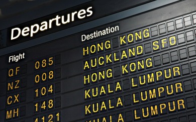 aereoporto - tabellone arrivi e partenze